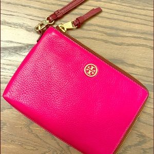 Tory Burch Fuschia Magenta wristlet